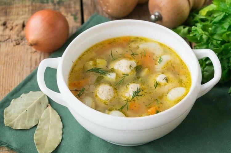 Суп с куриными фрикадельками
