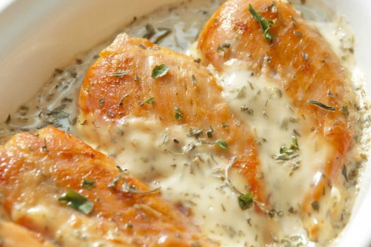 Куриные грудки в сливочном соусе в духовке