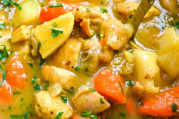 Жаркое из курицы с картошкой, яблоками и сладким перцем