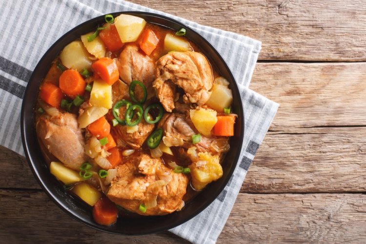 Жаркое из курицы с курагой