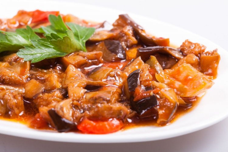 Поджарка из свинины с баклажанами