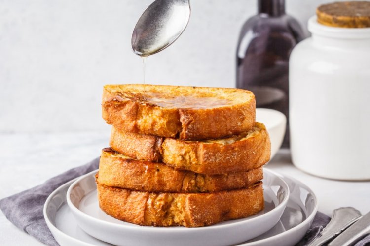 Сладкие гренки с медом