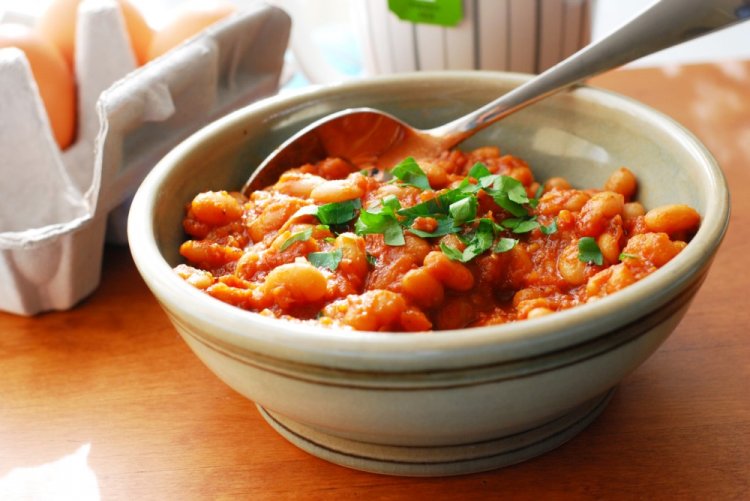 Тушеная фасоль в томате