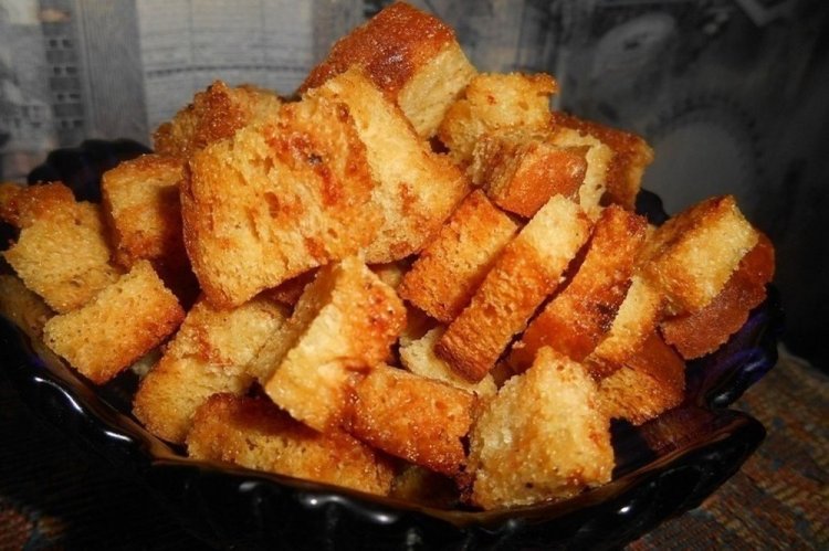 Гренки с чесноком и паприкой