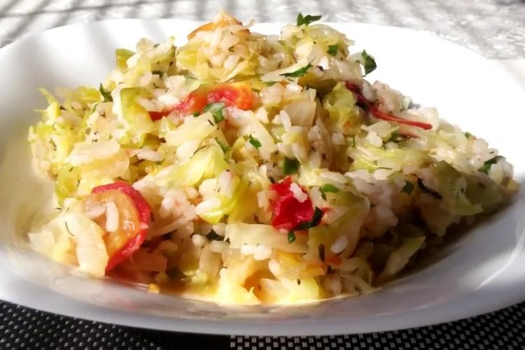 Тушеная капуста с рисом