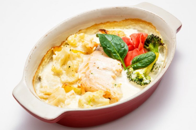 Форель с цветной капустой в сливочном соусе