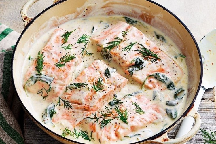 Форель в сливочном соусе на сковороде