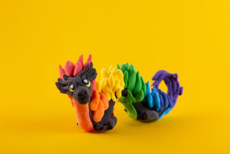 Дракон из пластилина