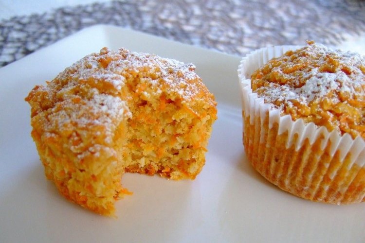 Морковные кексы на кефире с корицей