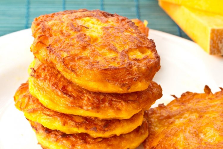 Сладкие драники из тыквы с манкой