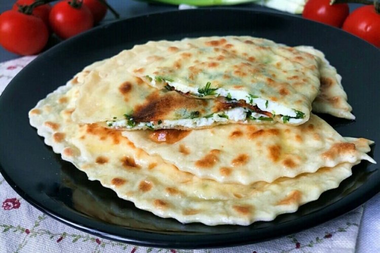 Чуду с творогом и зеленым луком