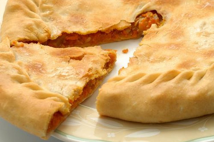 Чуду с тыквой из дрожжевого теста