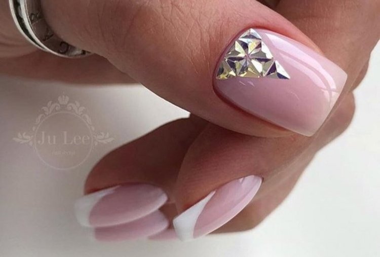 Маникюр Чешуя дракона на Новый год 2024