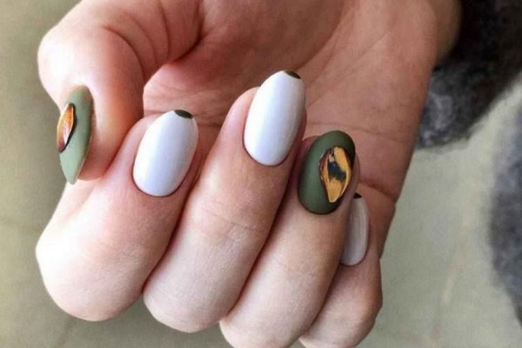 Жидкий металл на короткие ногти