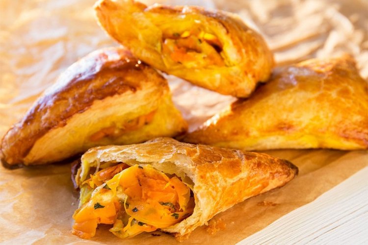 Пирожки с тыквой и луком