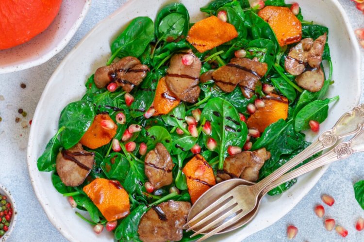 Салат из тыквы с куриной печенью