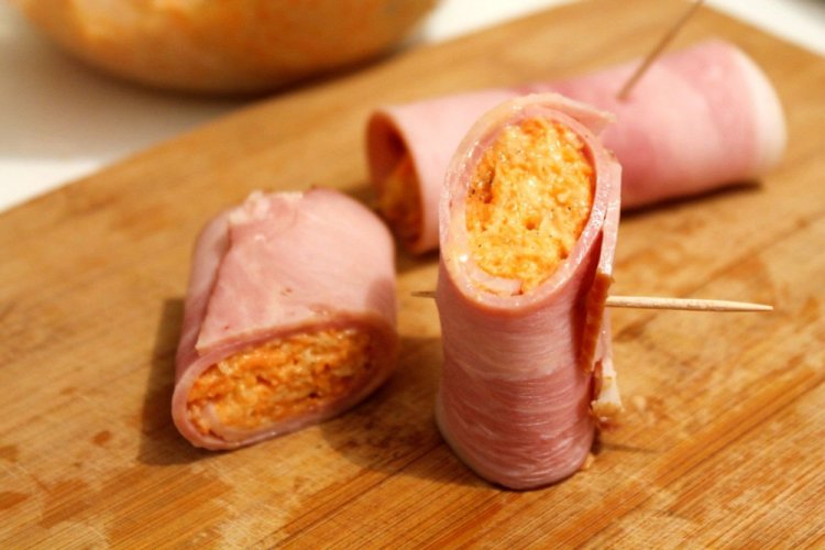 Рулетики из ветчины с корейской морковью