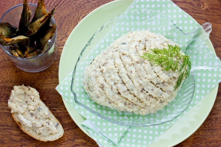 10 самых вкусных рецептов паштета из шпрот