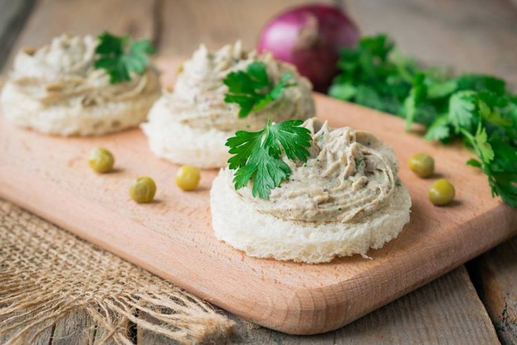 Паштет из шпрот с плавленым сыром