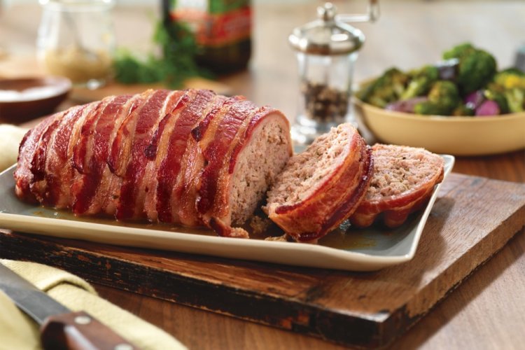 Мясной хлеб в беконе