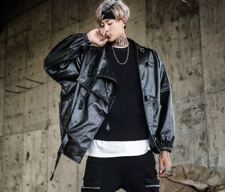 Объемные кожаные куртки