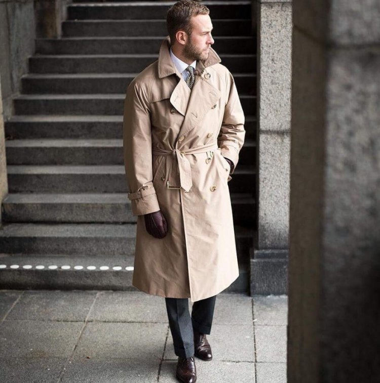 Бежевый тренч