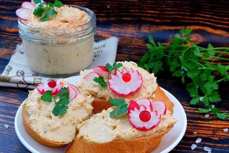 Паштет из тунца с яйцами и плавленым сыром