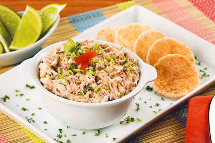 Паштет из тунца с анчоусами и каперсами