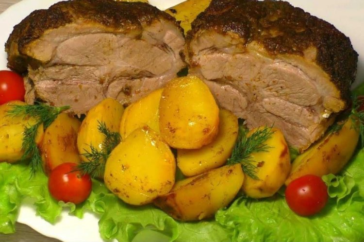 Свиная шея с картошкой в духовке