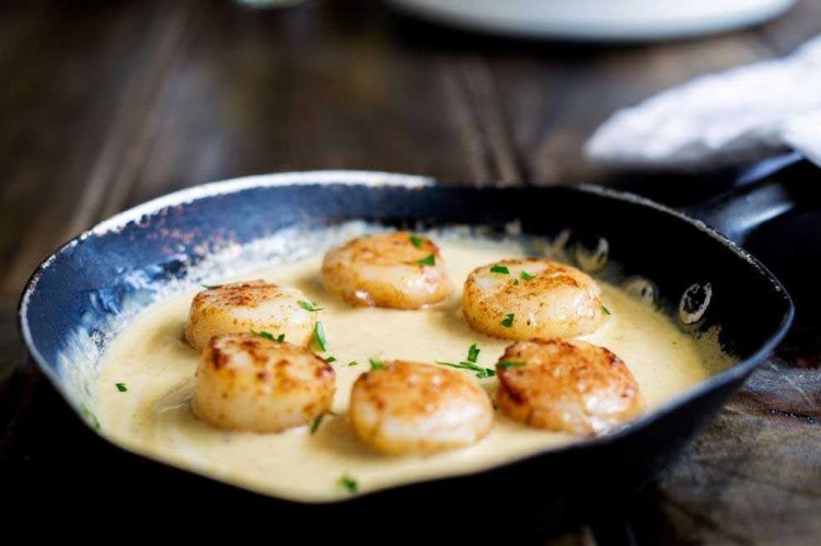 Морские гребешки в сливочном соусе с горчицей