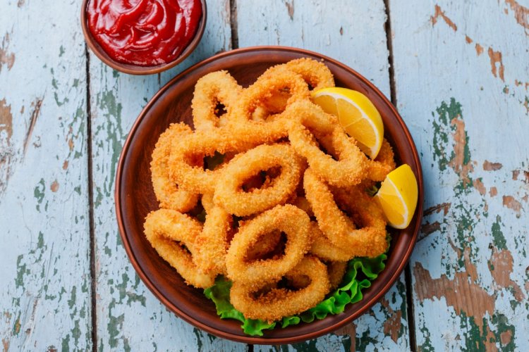 15 рецептов жареных кальмаров, перед которыми невозможно устоять
