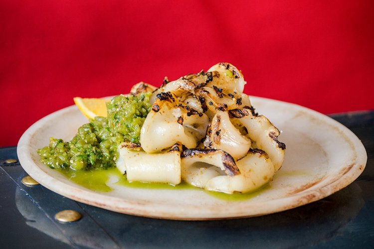 Жареные кальмары в вине