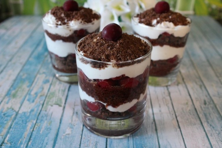 Трайфл с вишней и шоколадом