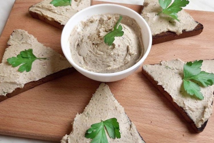 Паштет со шпротами и плавленым сыром