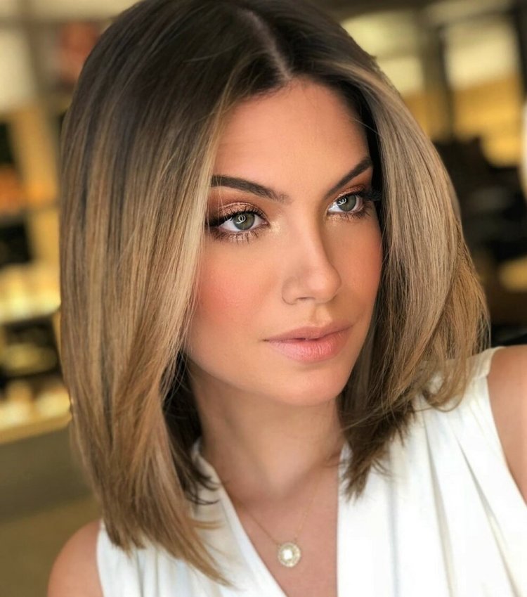 Гладкое каре без челки