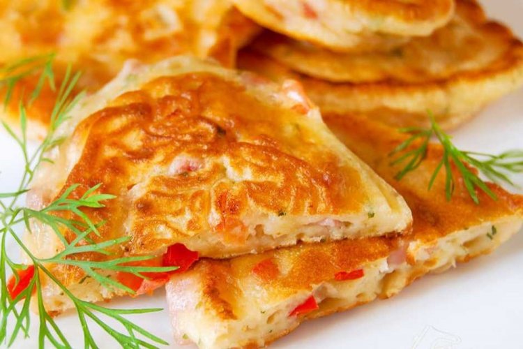 Оладьи с беконом и сыром