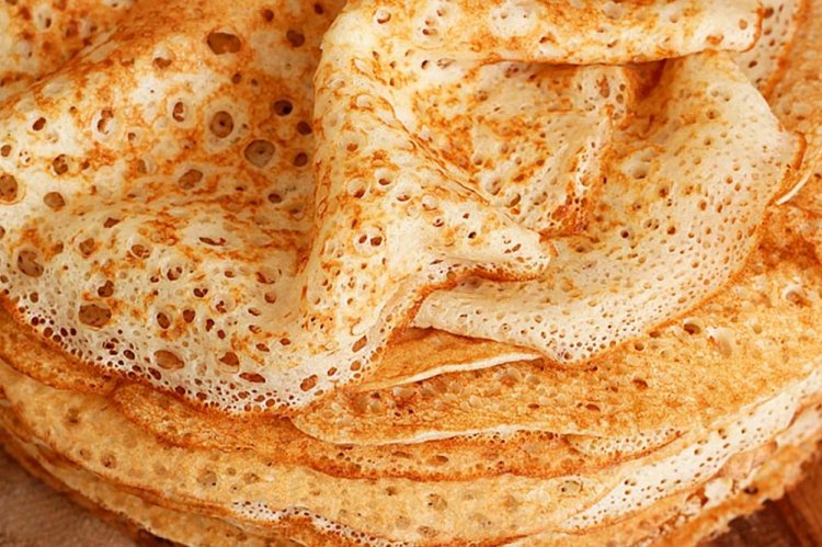 Дрожжевые блины на кислом молоке