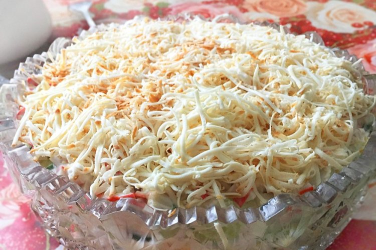 Слоеный салат с корейской морковью и плавленым сыром