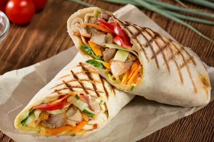 Тортилья с курицей и корейской морковью