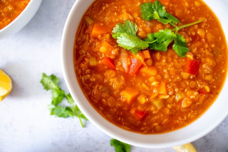 Суп с киноа и чечевицей