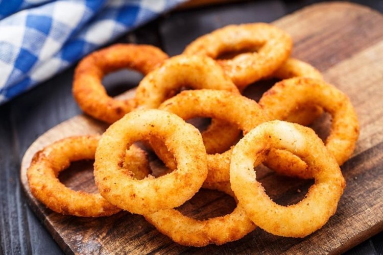 Луковые кольца в кляре во фритюре