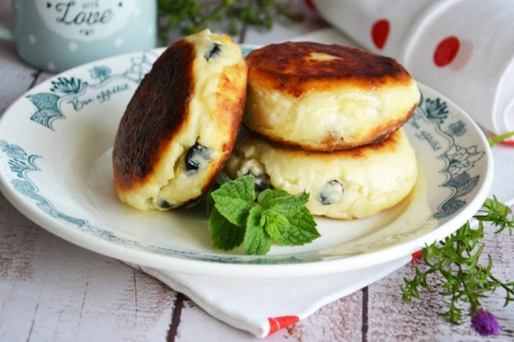 Сырники из рикотты с изюмом