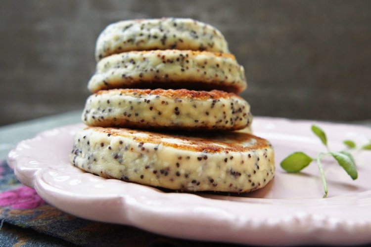 Сырники из рикотты с маком и какао