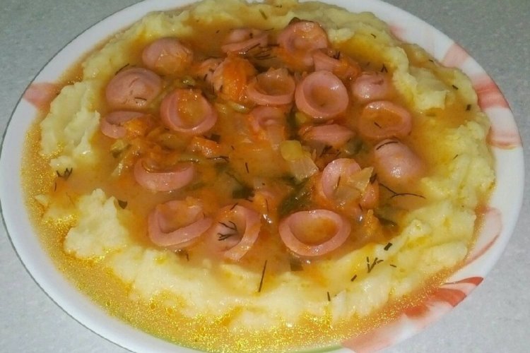 Подлива с сосисками для картофельного пюре