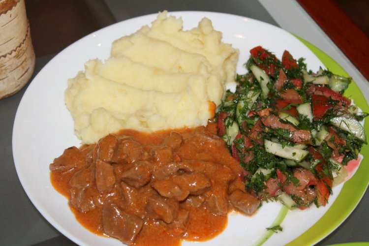 Мясная подлива со свининой для картофельного пюре