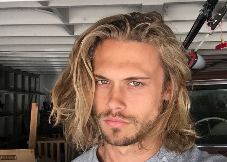 Стрижка серфера