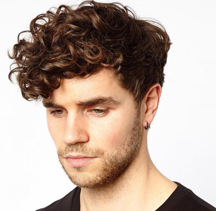 Мужская кудрявая стрижка