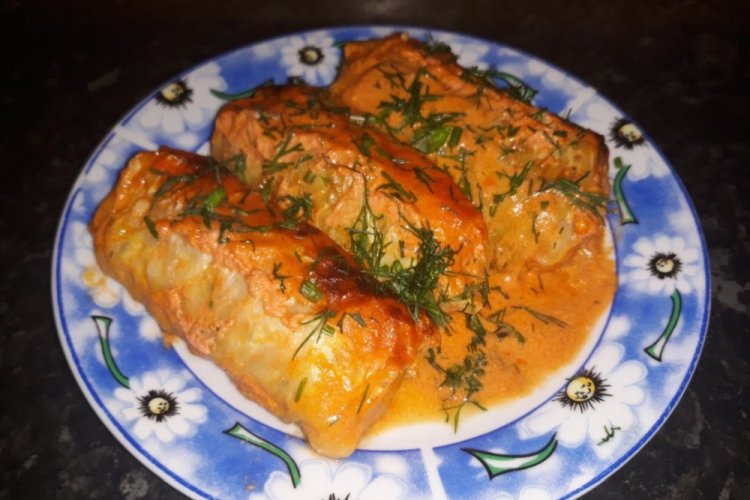 Голубцы в томатно-сметанной заливке в духовке