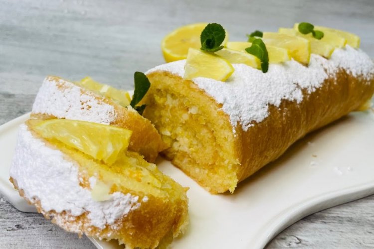 Бисквитный рулет с лимонным заварным кремом