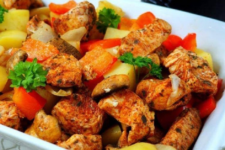 Филе индейки с овощами в духовке